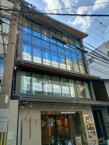 京都府京都市中京区錦小路通烏丸西入占出山町