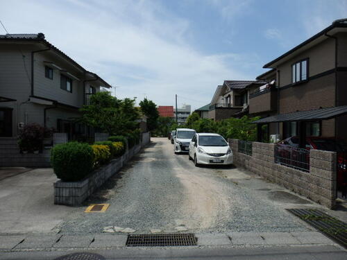 黄金町中島月極駐車場