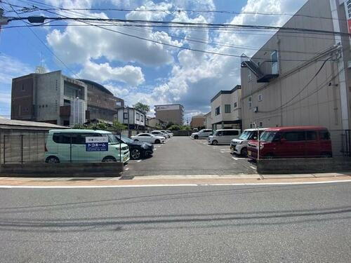 大久保駅東ガレージ