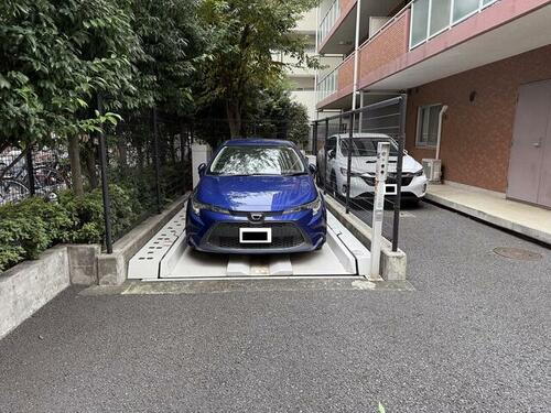 ヴィラカルナ駐車場