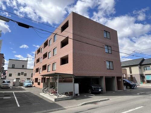 サンハイツ西町　月極駐車場