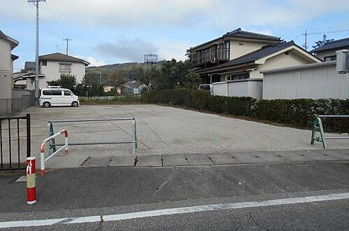 下岡田駐車場