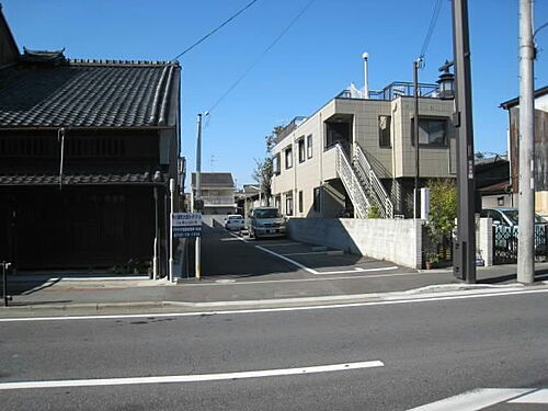 今小路町大西モータープール