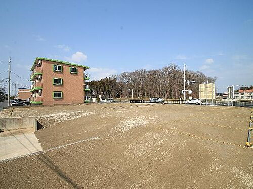 研究学園６丁目ＩＳＳＥＩ駐車場