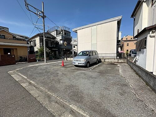 川崎市幸区鹿島田２丁目アパート横駐車場