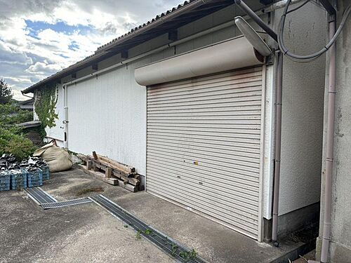 黒田庄町岡１０７８−２４　倉庫