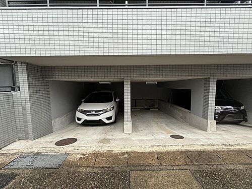 ＦＫ元八事３丁目屋根付き駐車場