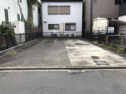 明徳町２－２５駐車場