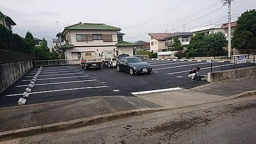 名東区勢子坊駐車場（縦列・トラック区画）