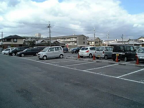 中井モータープール