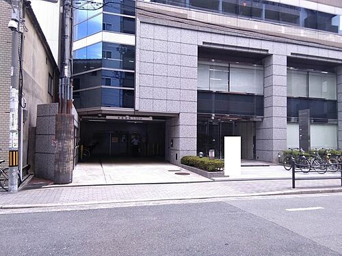 ＦＫいちご南森町ビル駐車場