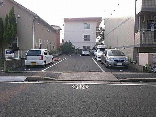 ＦＫ八剣２丁目臼井駐車場