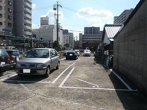牛巻町駐車場（青空）