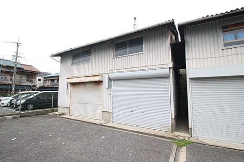 安中町６丁目シャッター付きガレージ