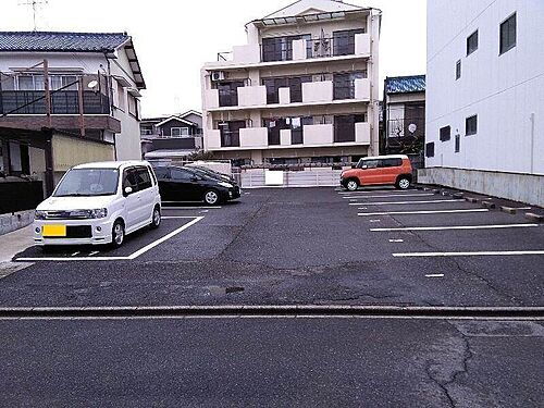 川名町４－３０駐車場
