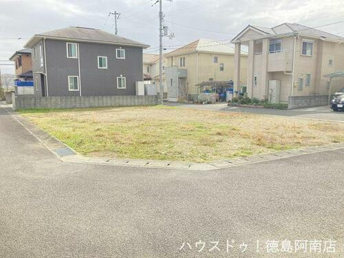 徳島県小松島市日開野町字行地 1440万円