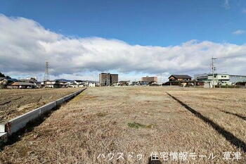  【建築条件なし！】更地　ゆとりある約９０坪　駐車も楽々の前道約６ｍ　志津小学校まで徒歩５分