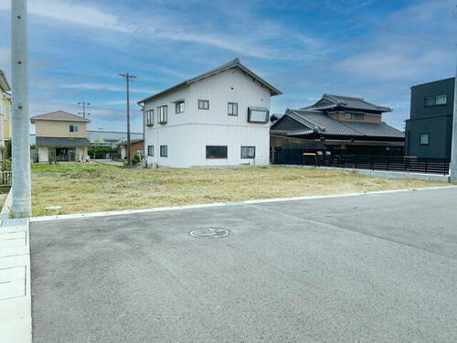 三重県亀山市能褒野町 1380万円