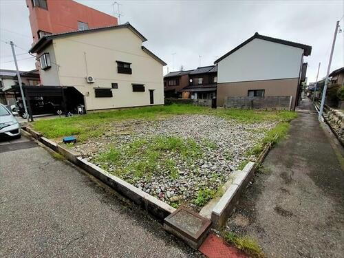 富山県高岡市蓮美町 1050万円