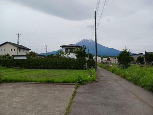 山梨県南都留郡忍野村忍草 1400万円