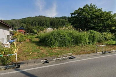 舘山５（西米沢駅）　２００万円 公園が多く緑豊かです。子育てにおすすめな住環境。
