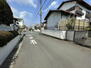 日限山３（上永谷駅）　３９８０万円 南西側前面道路の様子<BR>幅員約５ｍございます<BR>対象不動産は写真右手前