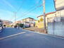 野庭町（上永谷駅）　３１９０万円 前面道路は広いので車の出し入れやお子様の通学にも安心です。