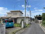 細川町字上平（永覚駅）　２４８０万円 「東側道路」<BR>前面間口約３６ｍに東側道路約４～５ｍが接しています。