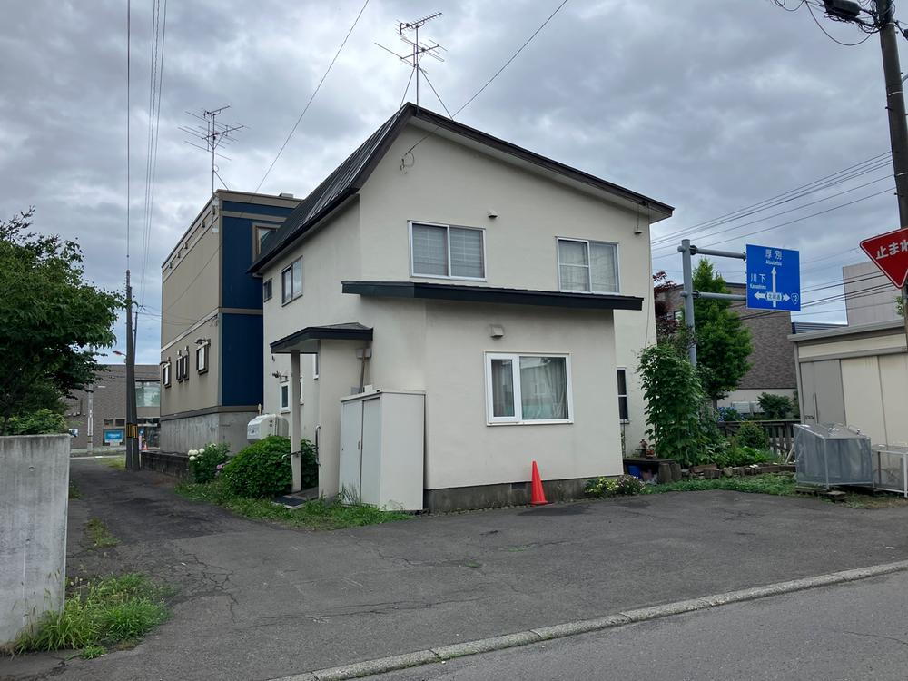 北海道札幌市白石区北郷三条３ 2200万円