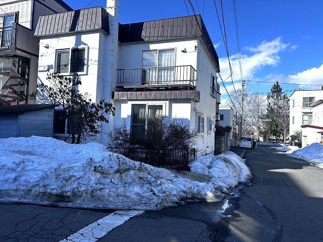 北海道札幌市白石区栄通１２ 1800万円
