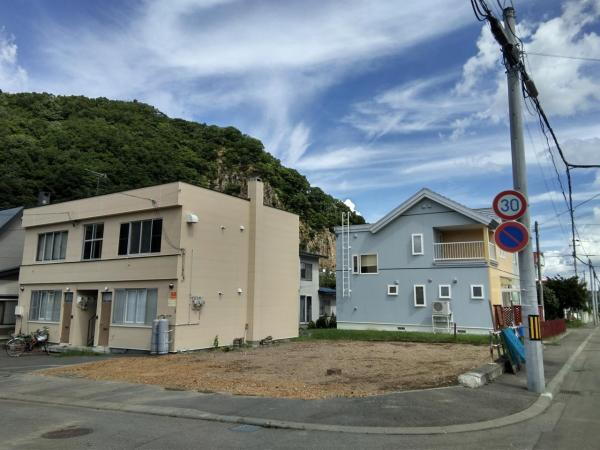 北海道札幌市南区石山一条７ 680万円