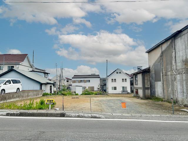 青森県三沢市中央町２ 985万円