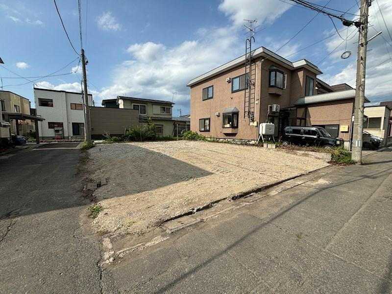 青森県青森市佃３ 560万円