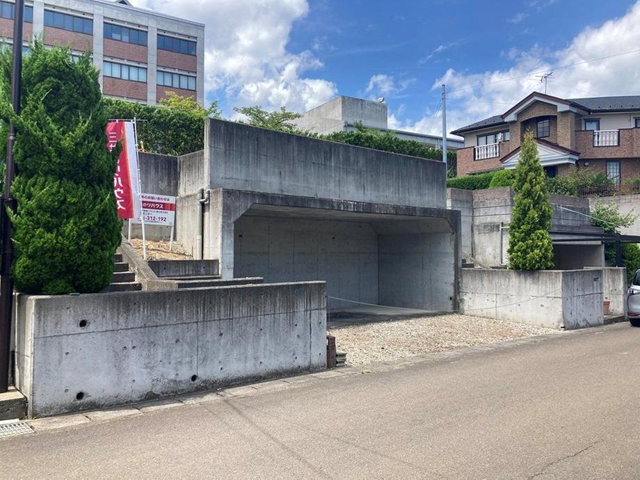 宮城県仙台市青葉区貝ケ森４ 2400万円