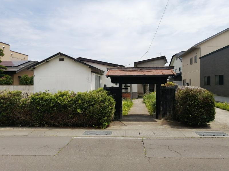 青森県弘前市大字鷹匠町 2000万円