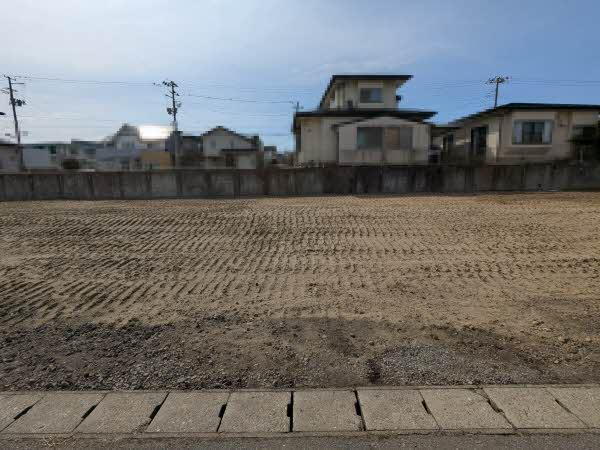 秋田県秋田市新屋松美ガ丘南町 880万円