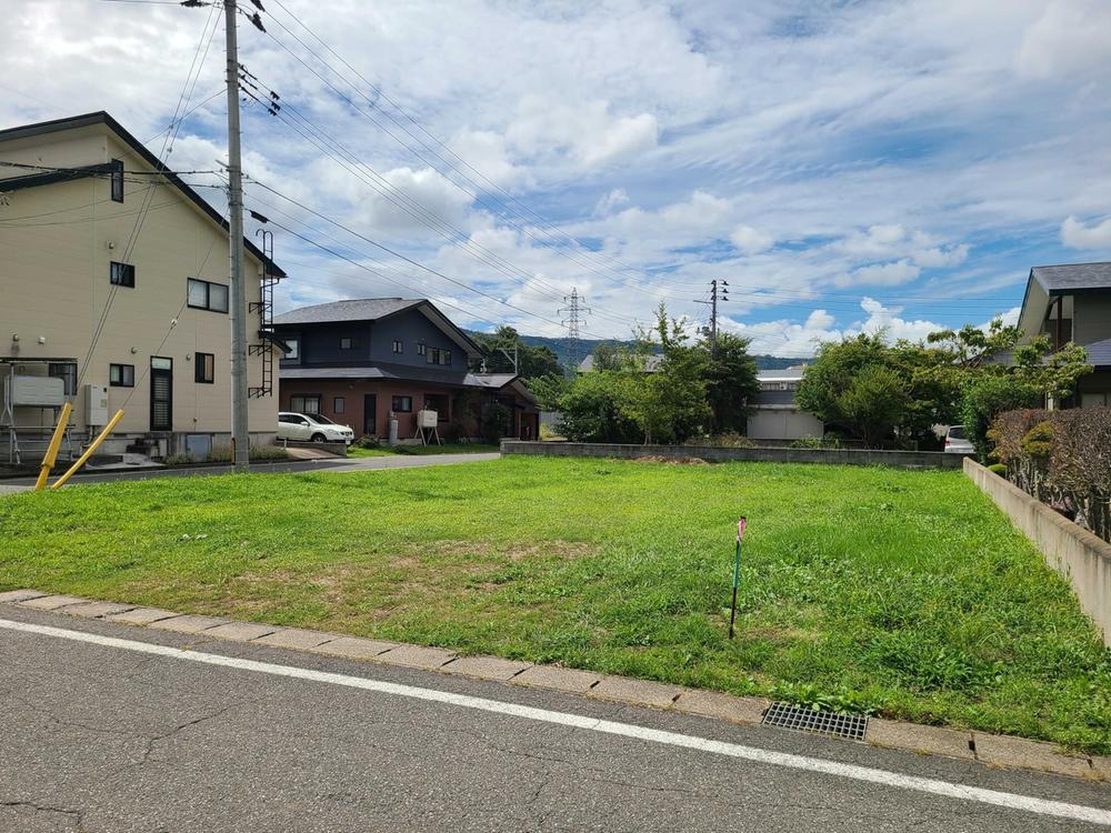 山形県米沢市吾妻町 500万円