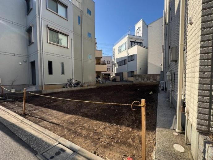 東京都目黒区目黒本町４ 10000万円