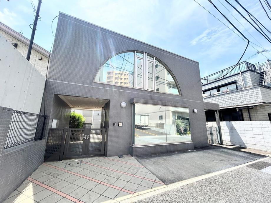 東京都新宿区西落合４ 22000万円