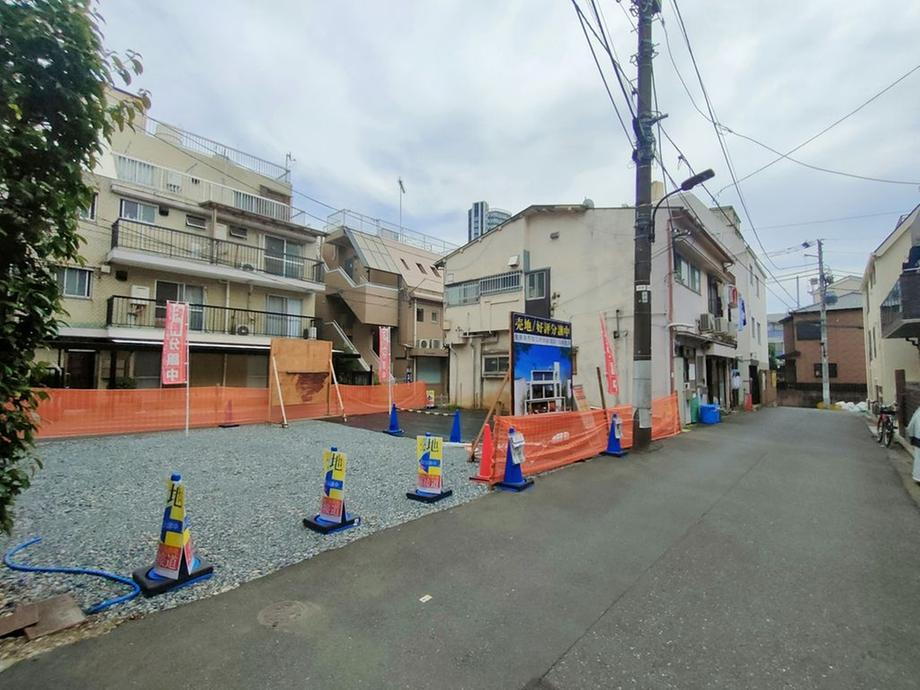 東京都港区南青山１ 48000万円