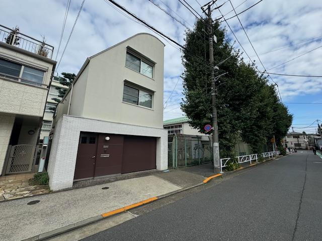 東京都目黒区東山１ 18000万円