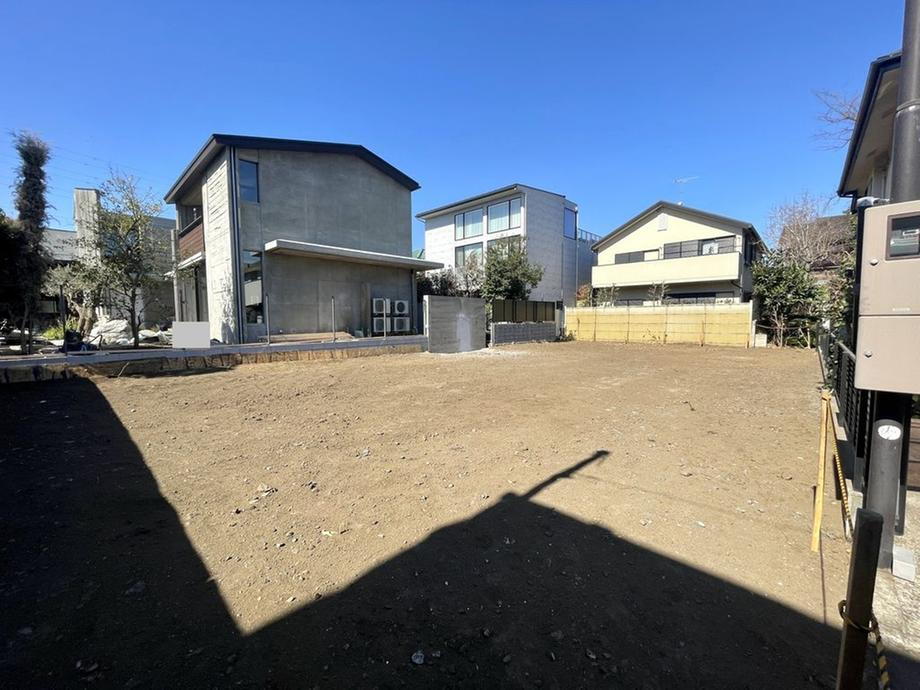 東京都世田谷区成城６ 25800万円