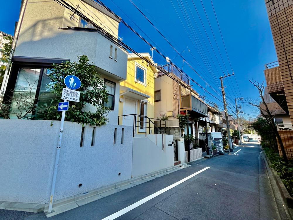 東京都文京区千石２ 7498万円