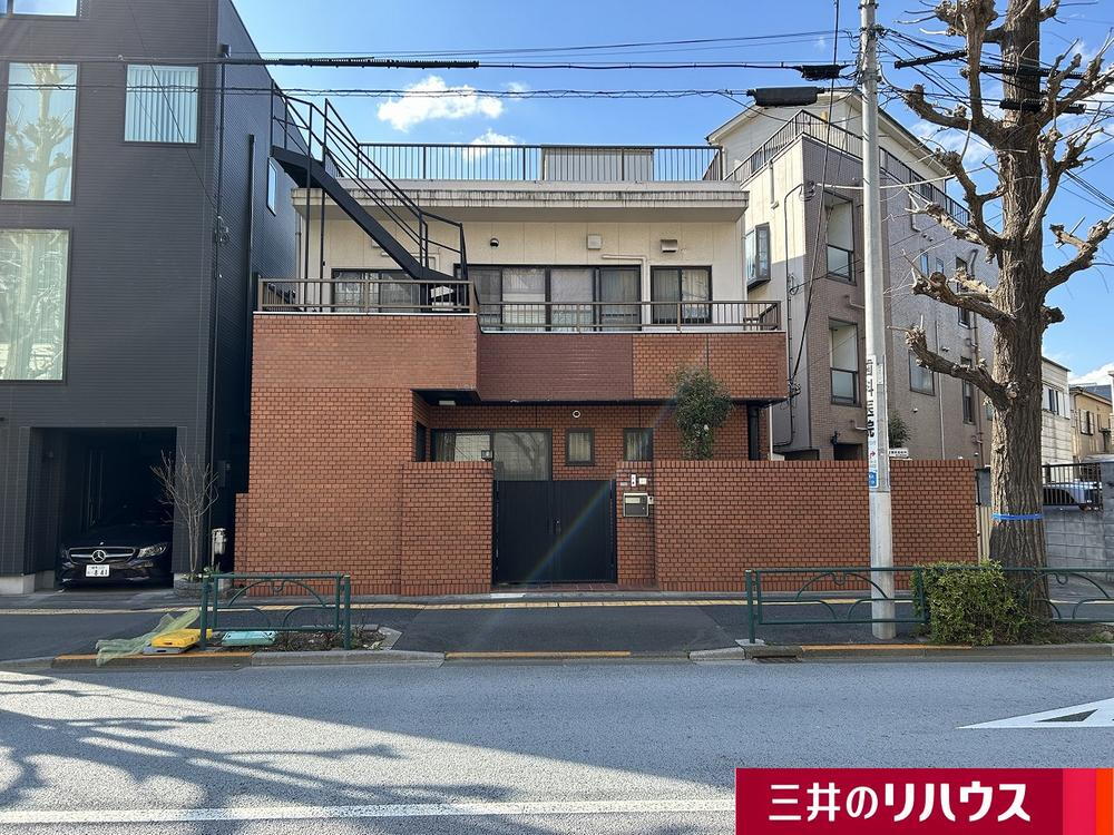 東京都文京区本駒込３ 28800万円