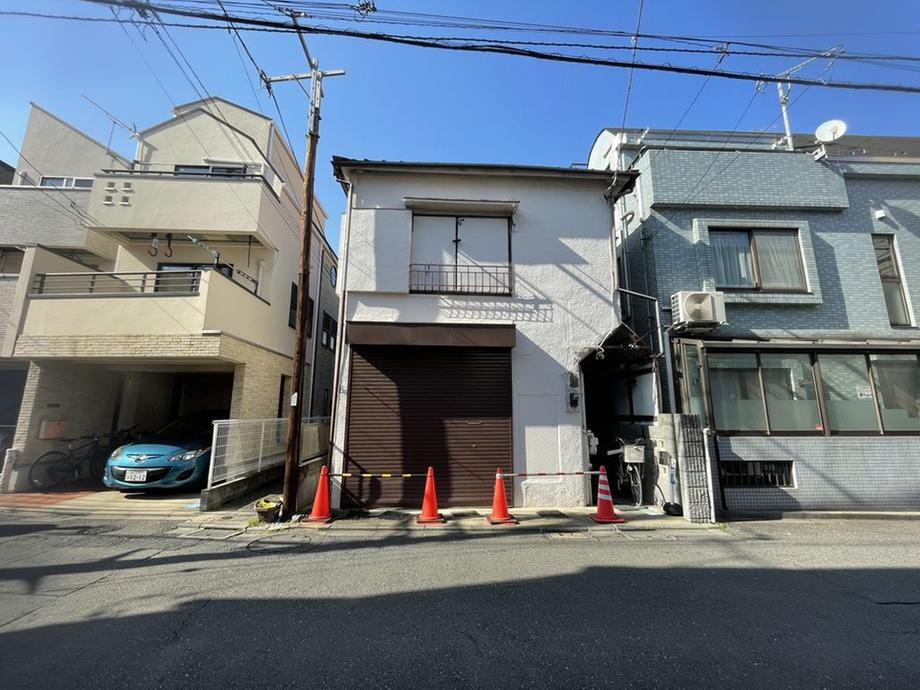 東京都新宿区西新宿４ 15000万円