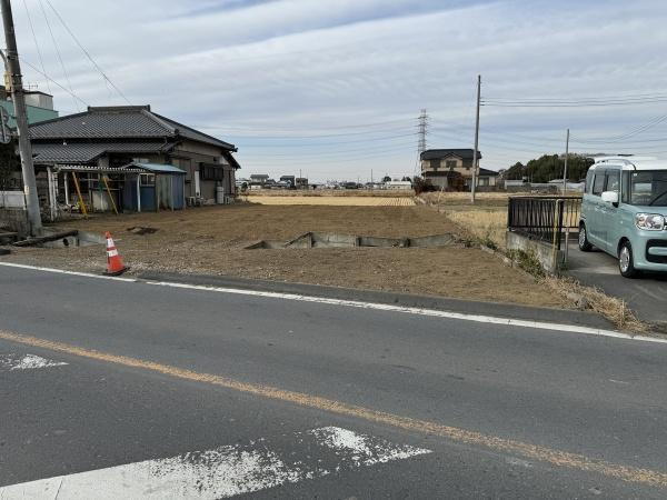 埼玉県吉川市中井３ 3300万円