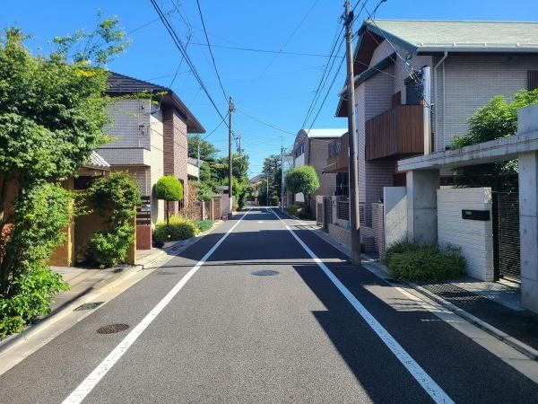 東京都世田谷区成城８ 23500万円