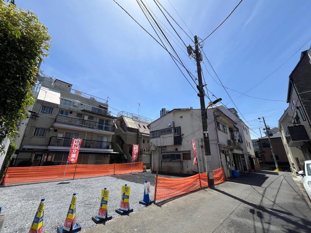 東京都港区南青山１ 48000万円