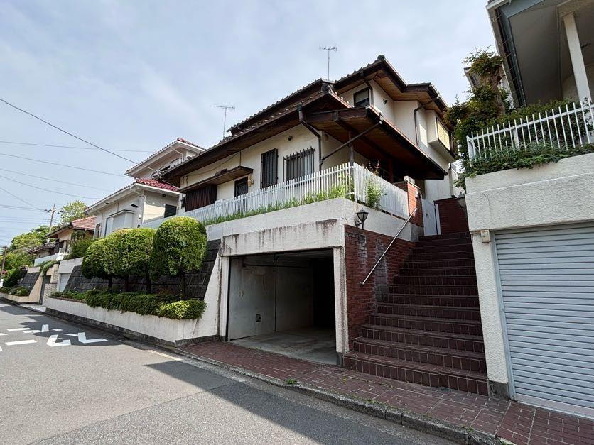 神奈川県横浜市青葉区榎が丘 7180万円