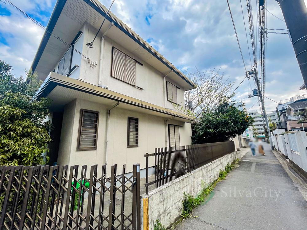 東京都世田谷区世田谷４ 9850万円